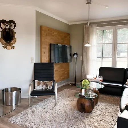 Forsthaus, Exclusives 5-sterne Reetdachhaus Fuer 6 Personen In Fuhlendorf * Fuhlendorf (Mecklenburg-Vorpommern)