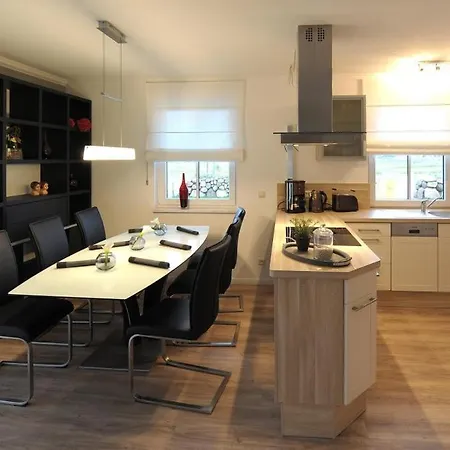 Forsthaus, Exclusives 5-sterne Reetdachhaus Fuer 6 Personen In Fuhlendorf