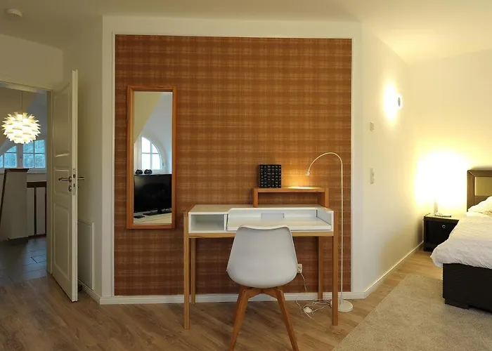 Ferienhaus Forsthaus, Exclusives 5-sterne Reetdachhaus Für 6 Personen In Fuhlendorf (Mecklenburg-Vorpommern)